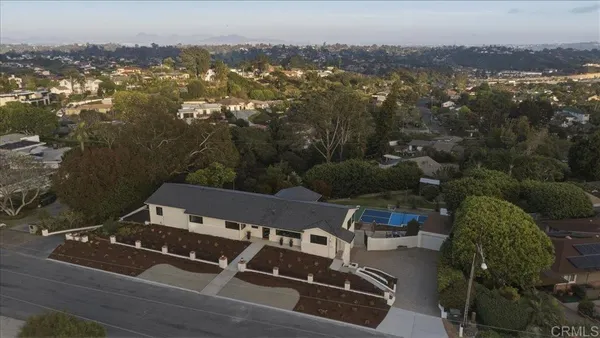 $4,550,000 | 557 Canyon Drive, Solana Beach, CA 92075