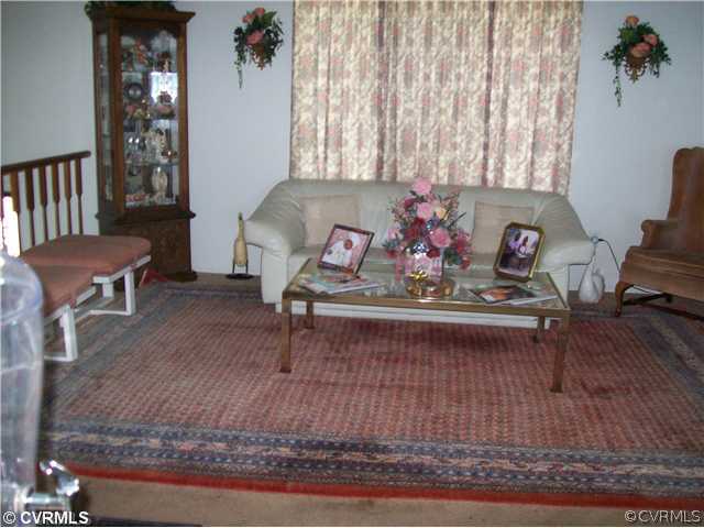 303 Buffalo Road Richmond, VA 23223 - Photo 3 of 6 Living Room