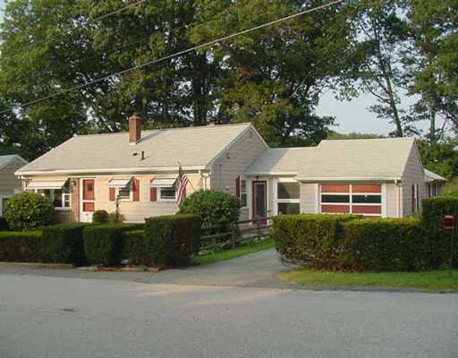 33 Ridgewood Road Cumberland, RI 02864 - Photo 1 of 5 Exterior Front.
