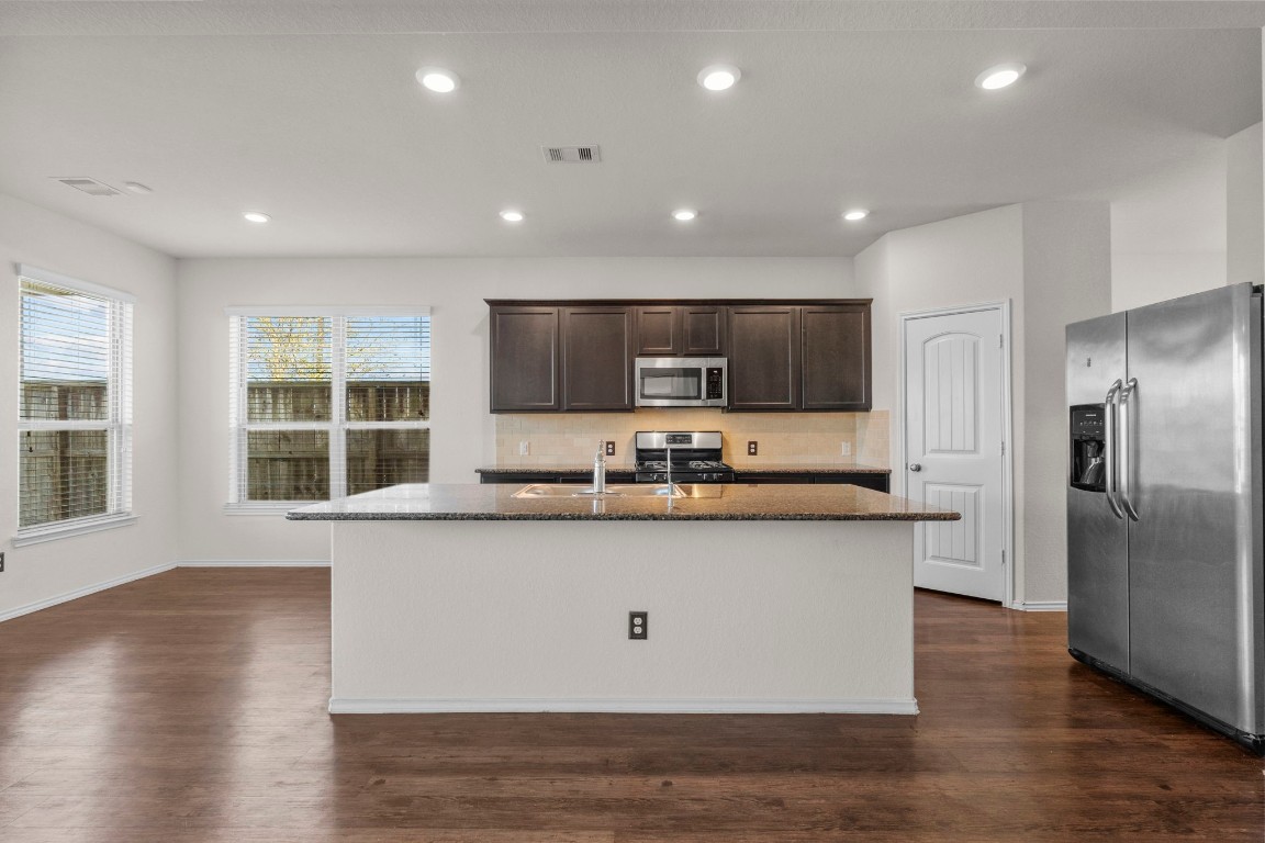 506 Waterside Ridge Lane La Marque, TX 77568 - Photo 11 of 43