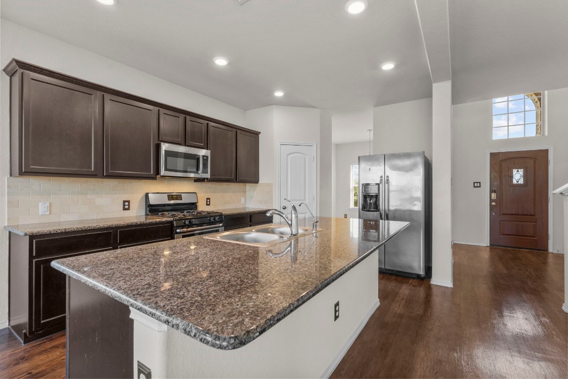 506 Waterside Ridge Lane La Marque, TX 77568 - Photo 13 of 43