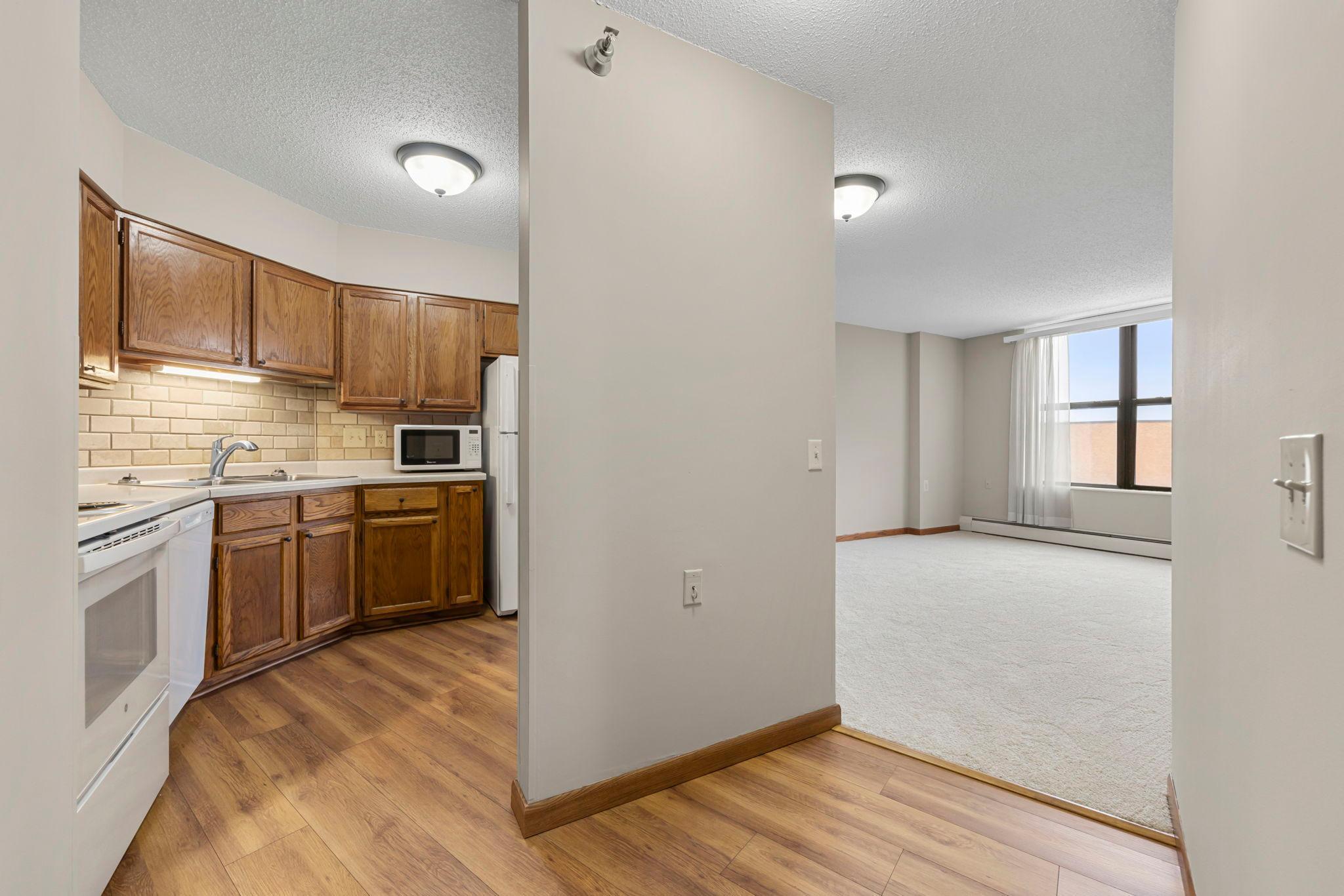 7600 Golden Valley Road, Unit 411 Golden Valley, MN 55427 - Photo 21 of 29