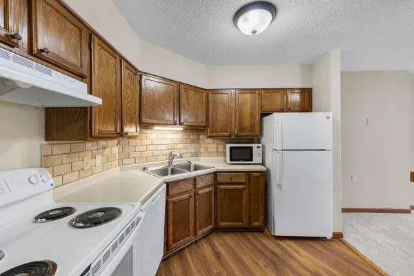 $48,000 | 7600 Golden Valley Road, Unit 411, Golden Valley, MN 55427
