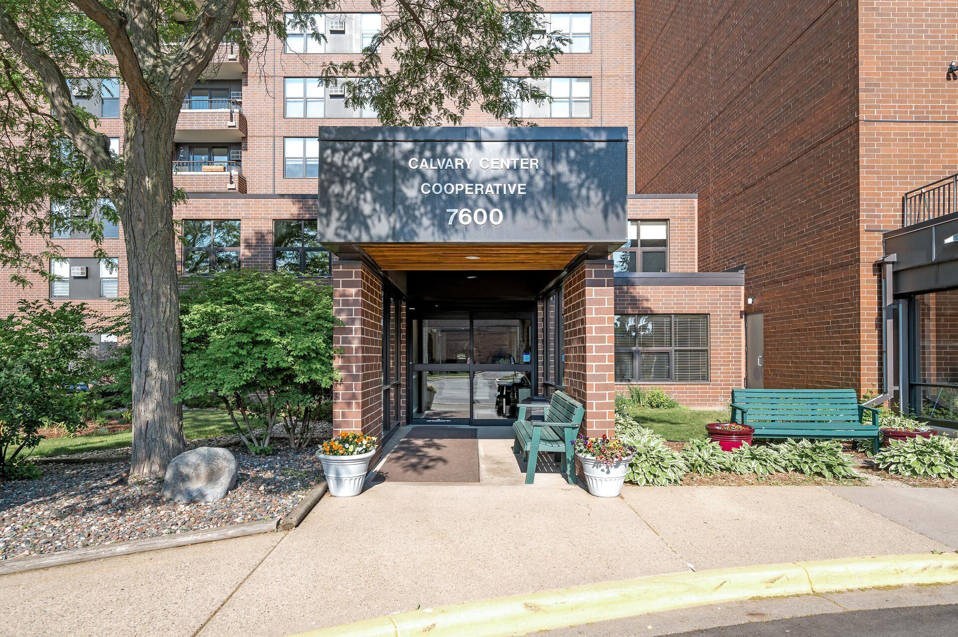 7600 Golden Valley Road, Unit 411 Golden Valley, MN 55427 - Photo 3 of 29