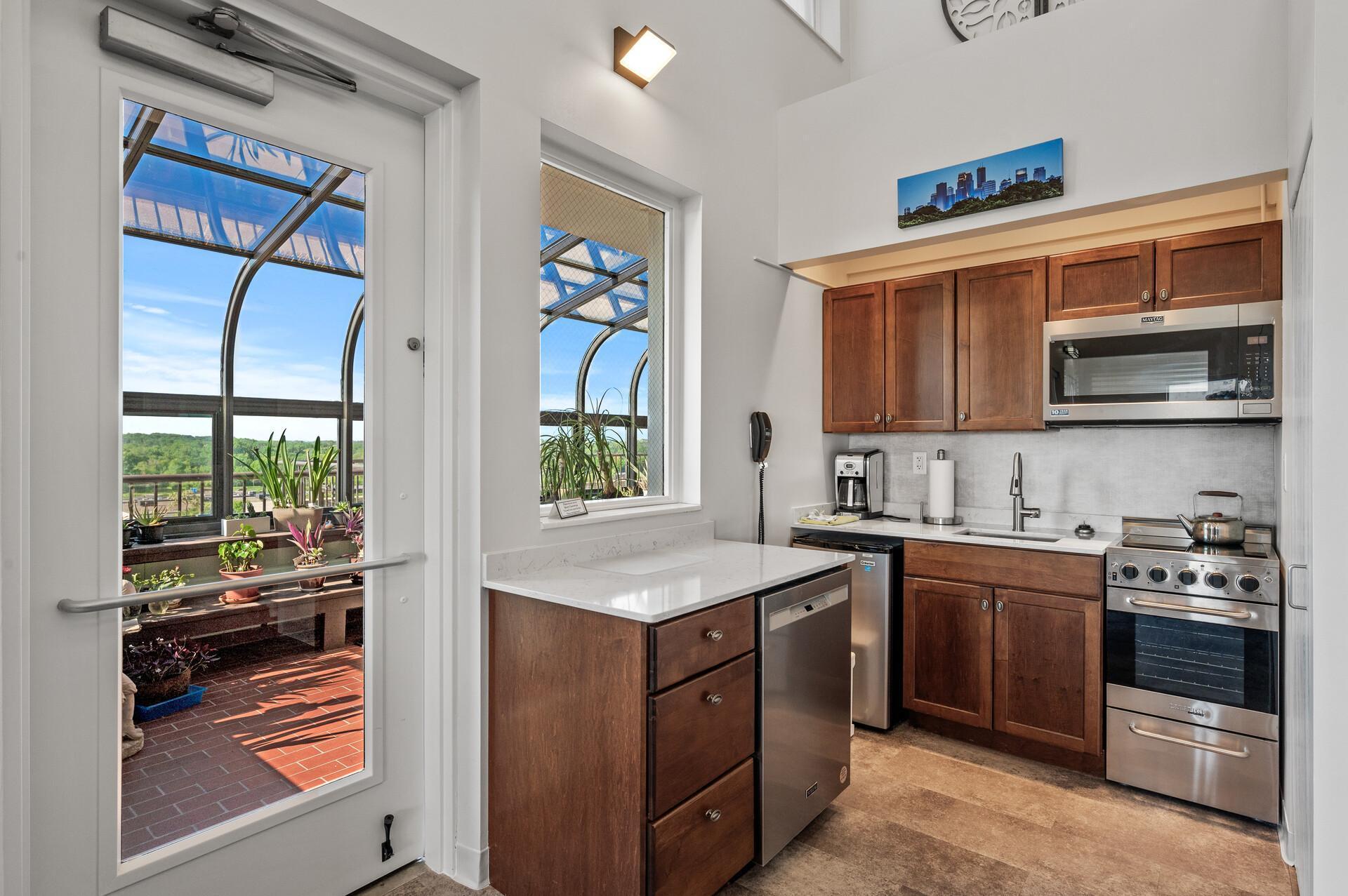 7600 Golden Valley Road, Unit 411 Golden Valley, MN 55427 - Photo 5 of 29