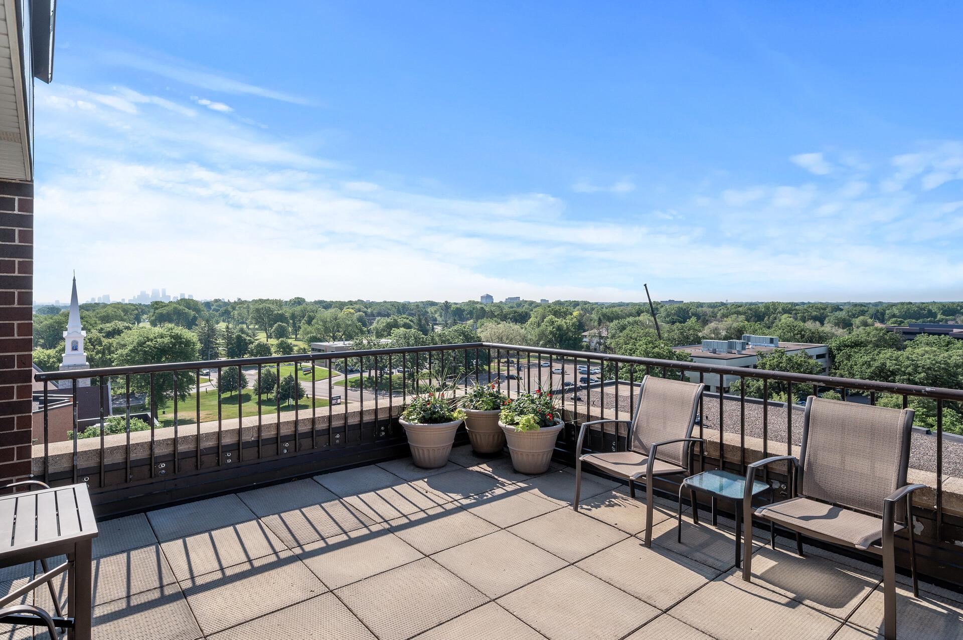 7600 Golden Valley Road, Unit 411 Golden Valley, MN 55427 - Photo 7 of 29