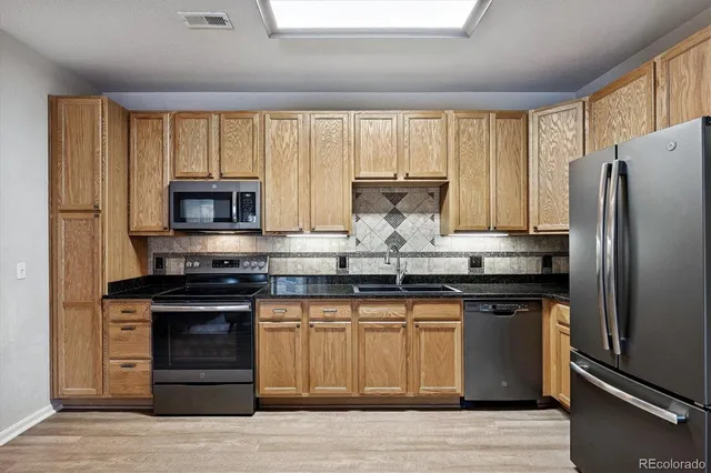 $340,000 | 22960 East Roxbury Drive, Unit F, Aurora, CO 80016