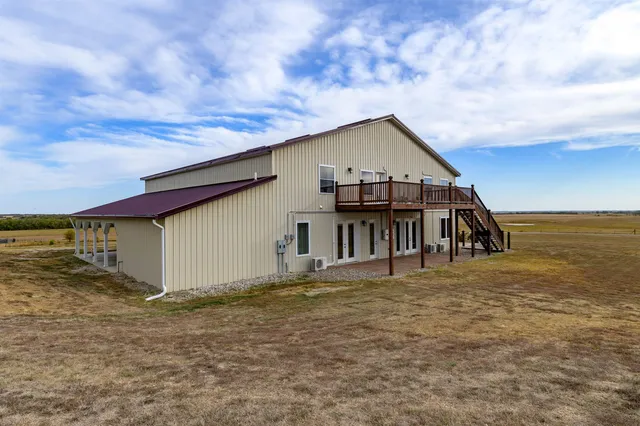 $925,000 | 1548 Road 18, Howard, KS 67349