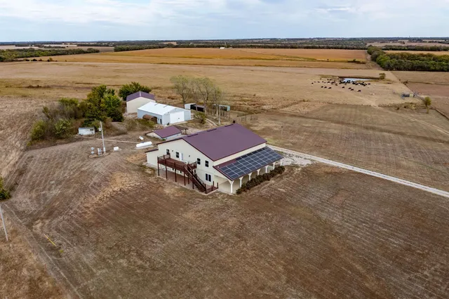 $925,000 | 1548 Road 18, Howard, KS 67349