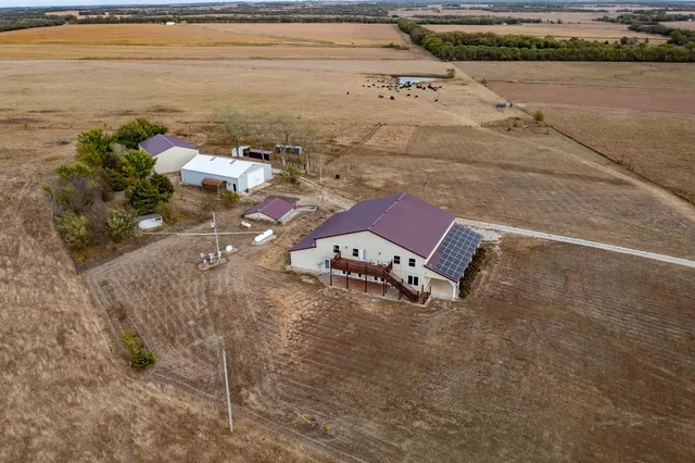 $925,000 | 1548 Road 18, Howard, KS 67349