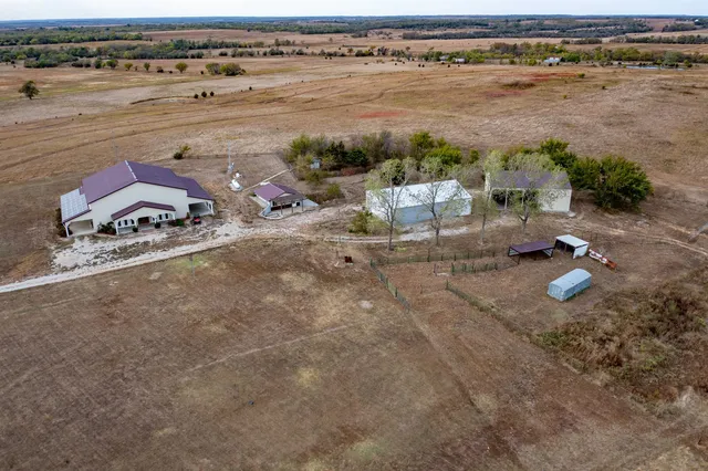 $925,000 | 1548 Road 18, Howard, KS 67349