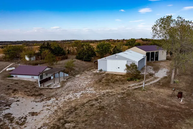 $925,000 | 1548 Road 18, Howard, KS 67349