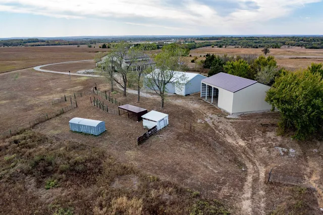 $925,000 | 1548 Road 18, Howard, KS 67349