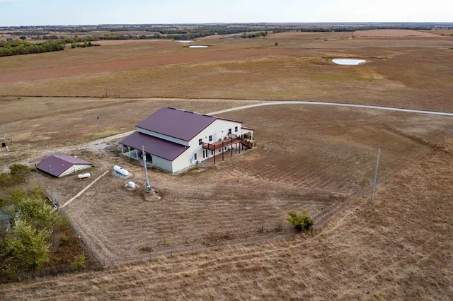 $925,000 | 1548 Road 18, Howard, KS 67349