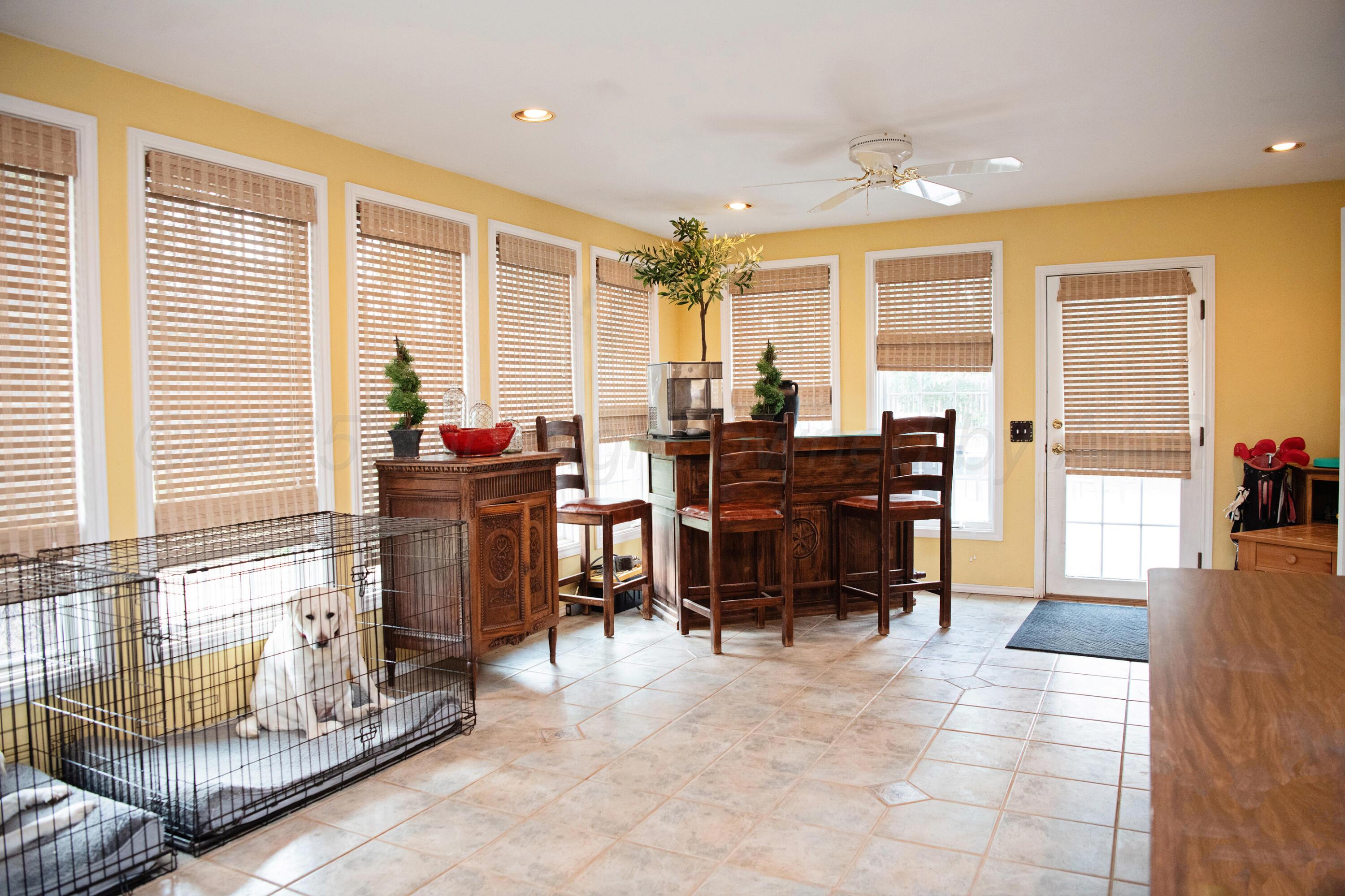 307 Douglas Street Hereford, TX 79045 - Photo 7 of 15 a view of a livingroom with furniture