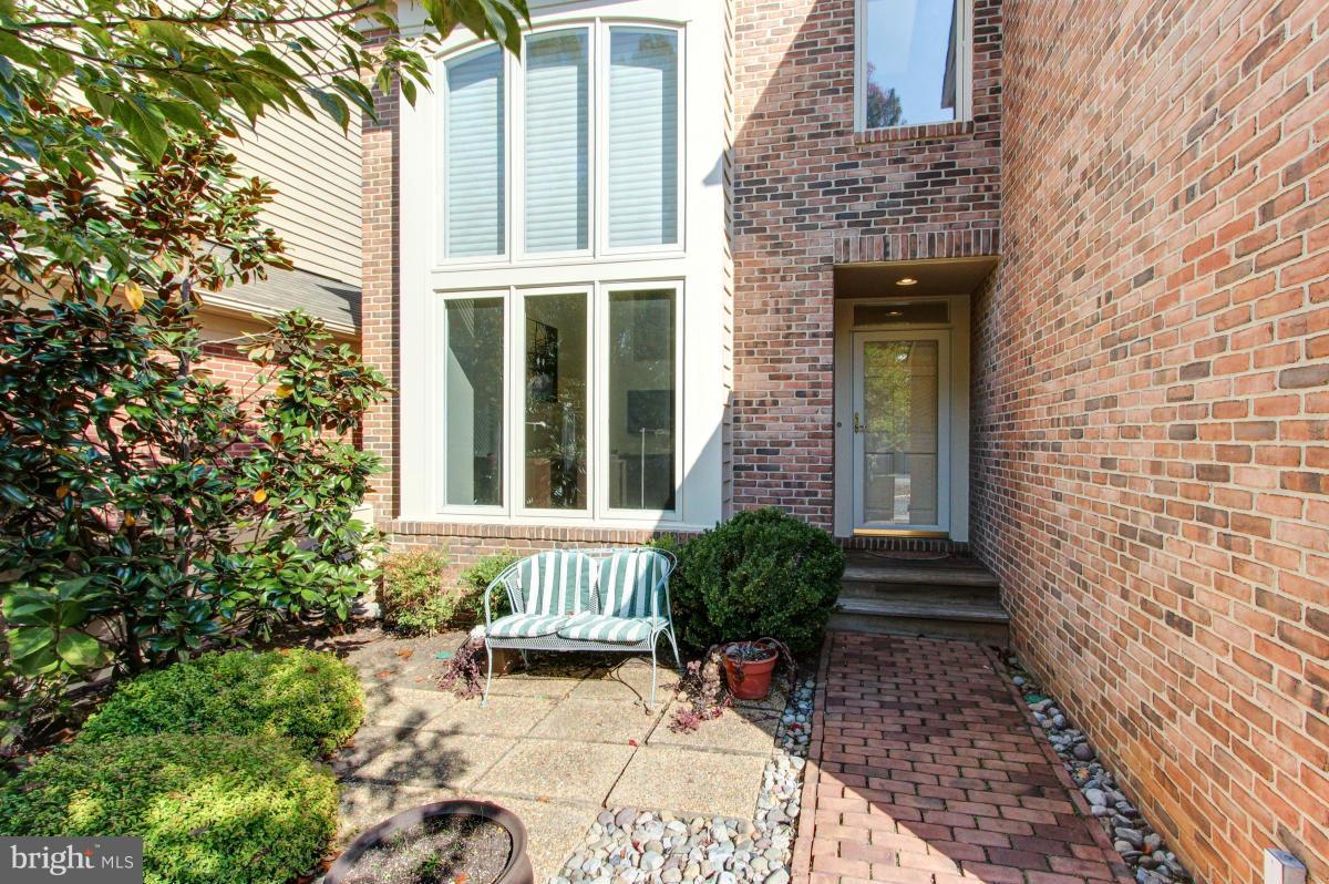 11570 Hemingway Drive Reston, VA 20194 - Photo 2 of 30 Exterior (Front)