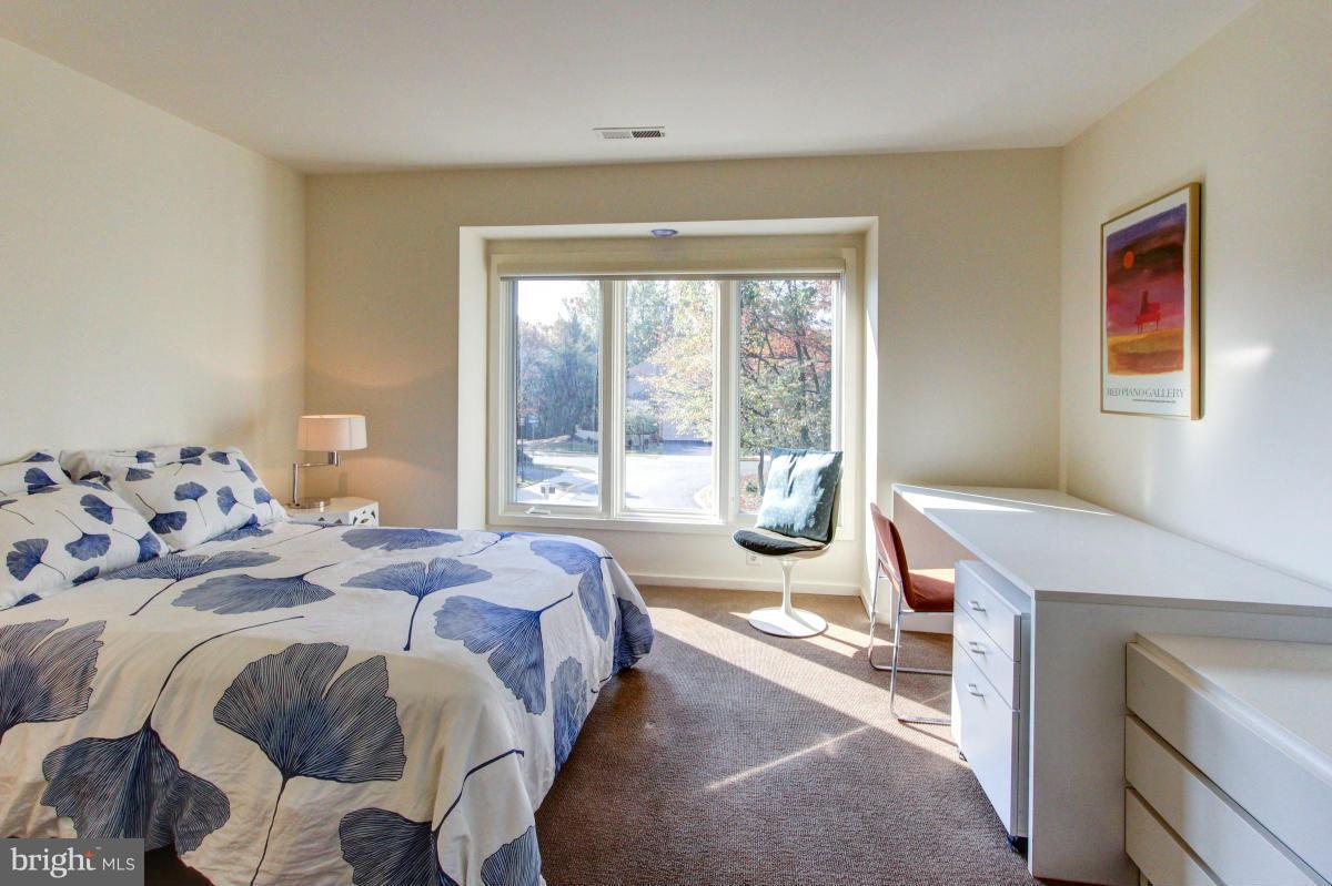 11570 Hemingway Drive Reston, VA 20194 - Photo 18 of 30 Bedroom