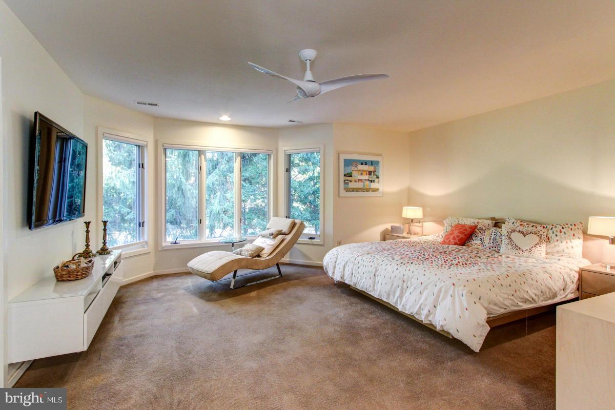 11570 Hemingway Drive Reston, VA 20194 - Photo 20 of 30 Bedroom (Master)