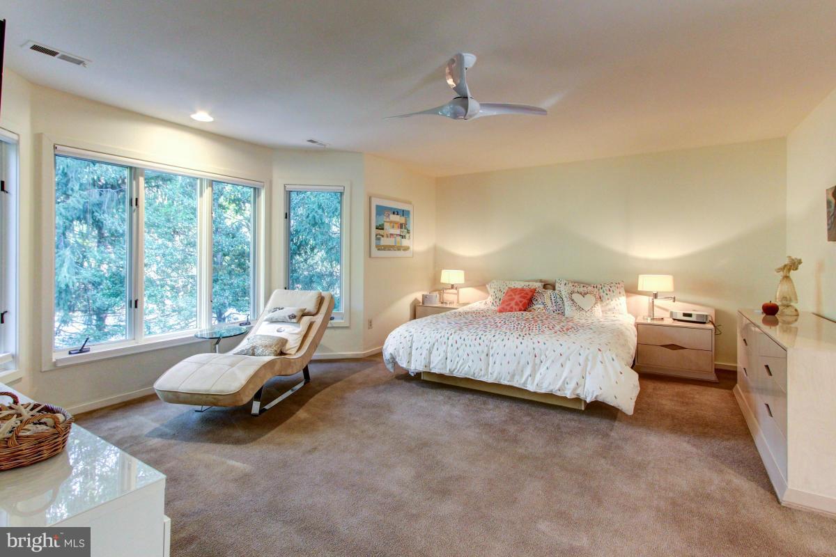 11570 Hemingway Drive Reston, VA 20194 - Photo 21 of 30 Bedroom (Master)