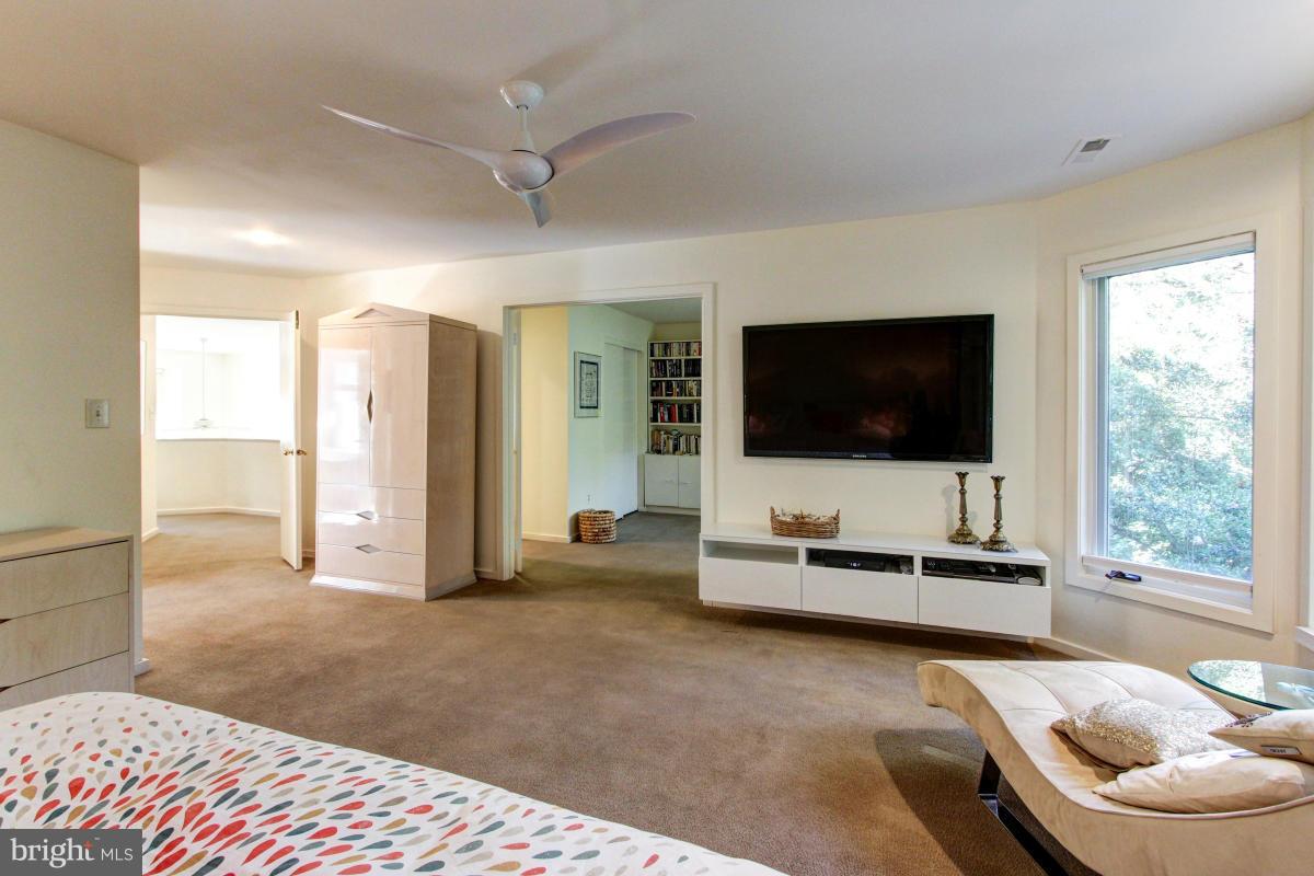 11570 Hemingway Drive Reston, VA 20194 - Photo 22 of 30 Bedroom (Master)