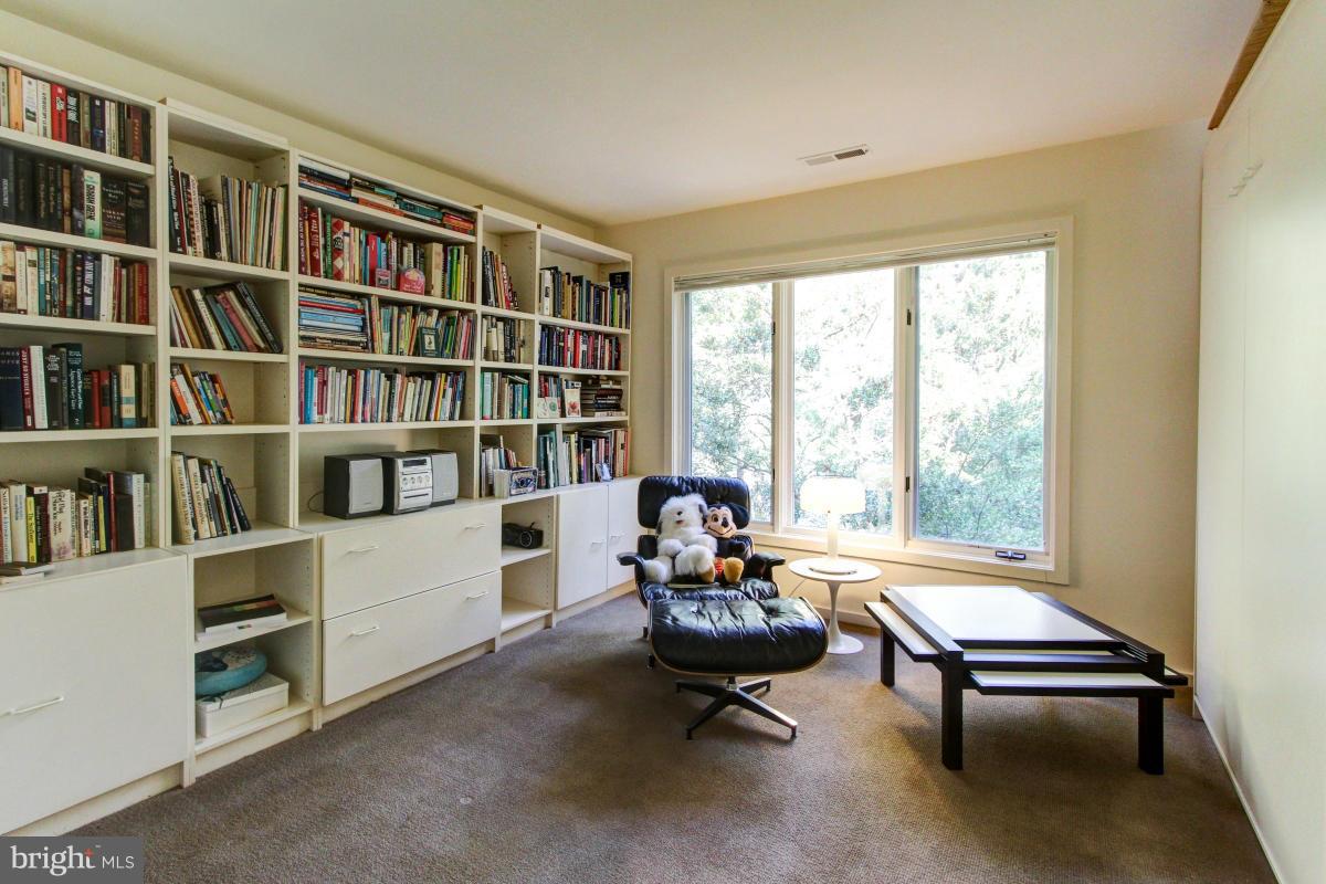 11570 Hemingway Drive Reston, VA 20194 - Photo 25 of 30 Bedroom