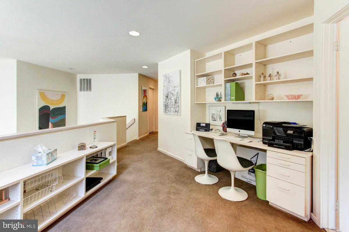 11570 Hemingway Drive Reston, VA 20194 - Photo 27 of 30 Interior (General)