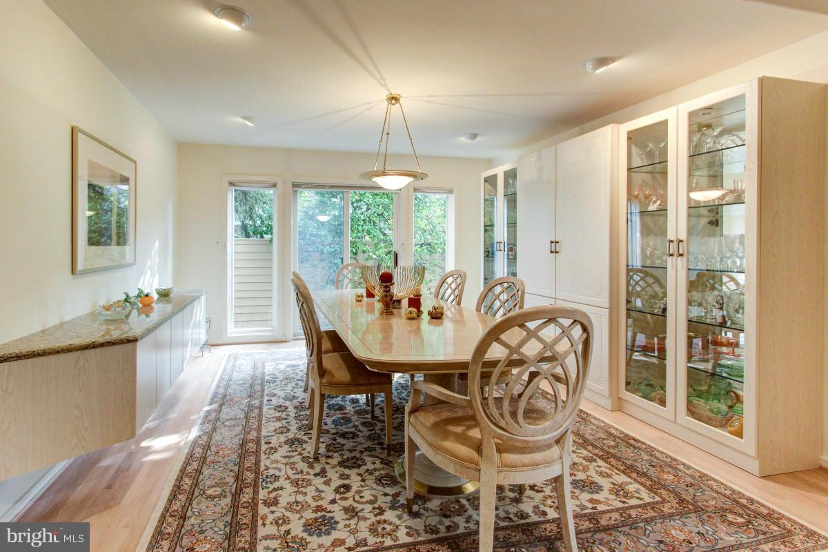 11570 Hemingway Drive Reston, VA 20194 - Photo 8 of 30 Dining Room