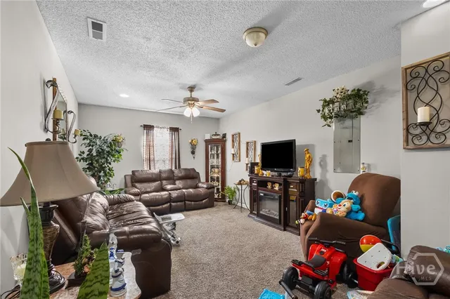 $1,800 | 806 Hod Lane, Hinesville, GA 31313