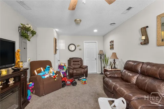 $1,800 | 806 Hod Lane, Hinesville, GA 31313