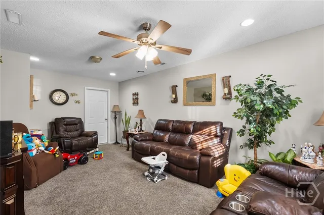 $1,800 | 806 Hod Lane, Hinesville, GA 31313