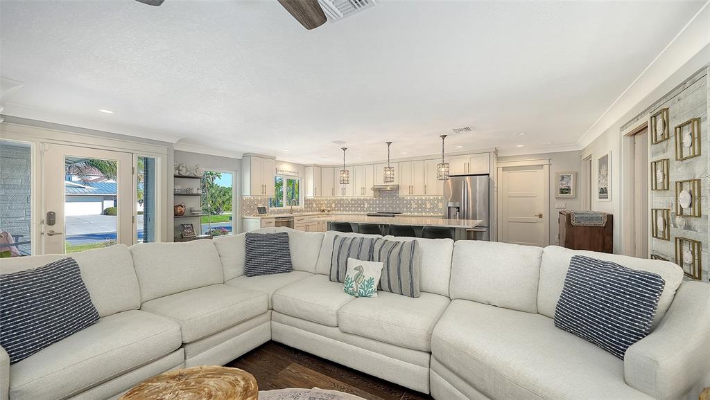 1050 Bogey Lane Longboat Key, FL 34228 - Photo 17 of 57