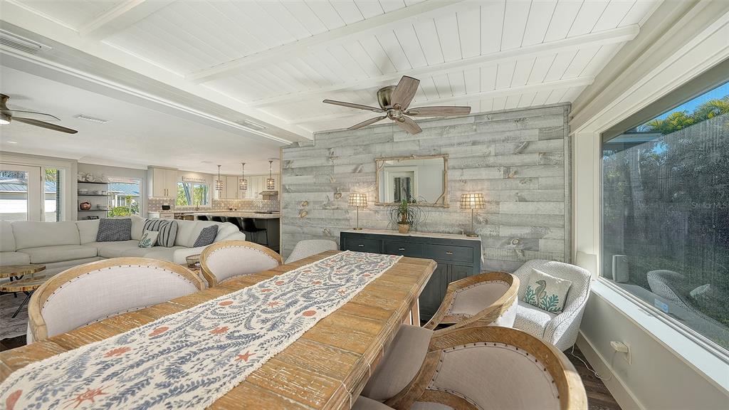 1050 Bogey Lane Longboat Key, FL 34228 - Photo 20 of 57