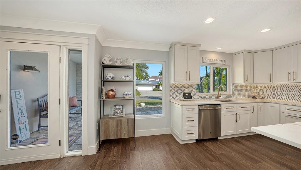 1050 Bogey Lane Longboat Key, FL 34228 - Photo 21 of 57