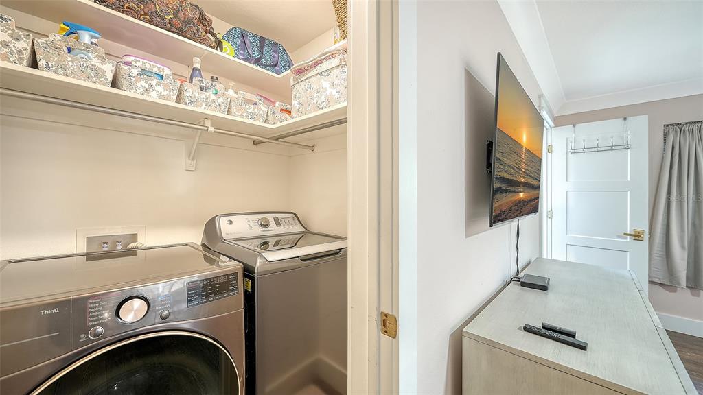 1050 Bogey Lane Longboat Key, FL 34228 - Photo 33 of 57