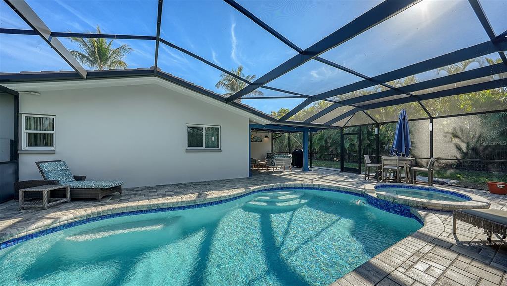 1050 Bogey Lane Longboat Key, FL 34228 - Photo 38 of 57