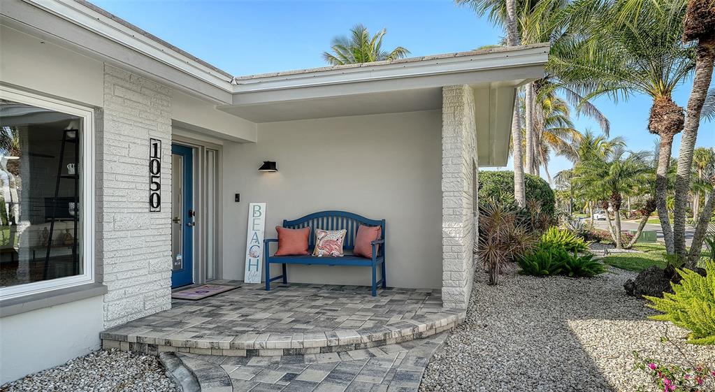 1050 Bogey Lane Longboat Key, FL 34228 - Photo 4 of 57