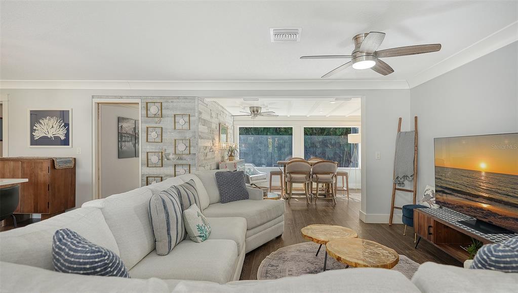 1050 Bogey Lane Longboat Key, FL 34228 - Photo 6 of 57