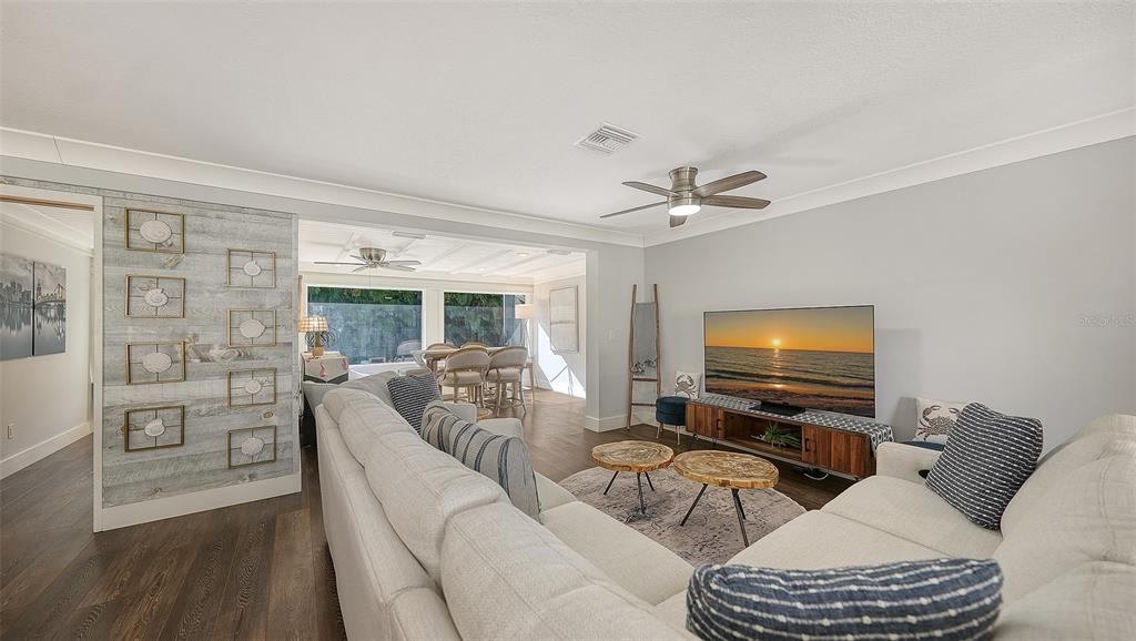 1050 Bogey Lane Longboat Key, FL 34228 - Photo 7 of 57