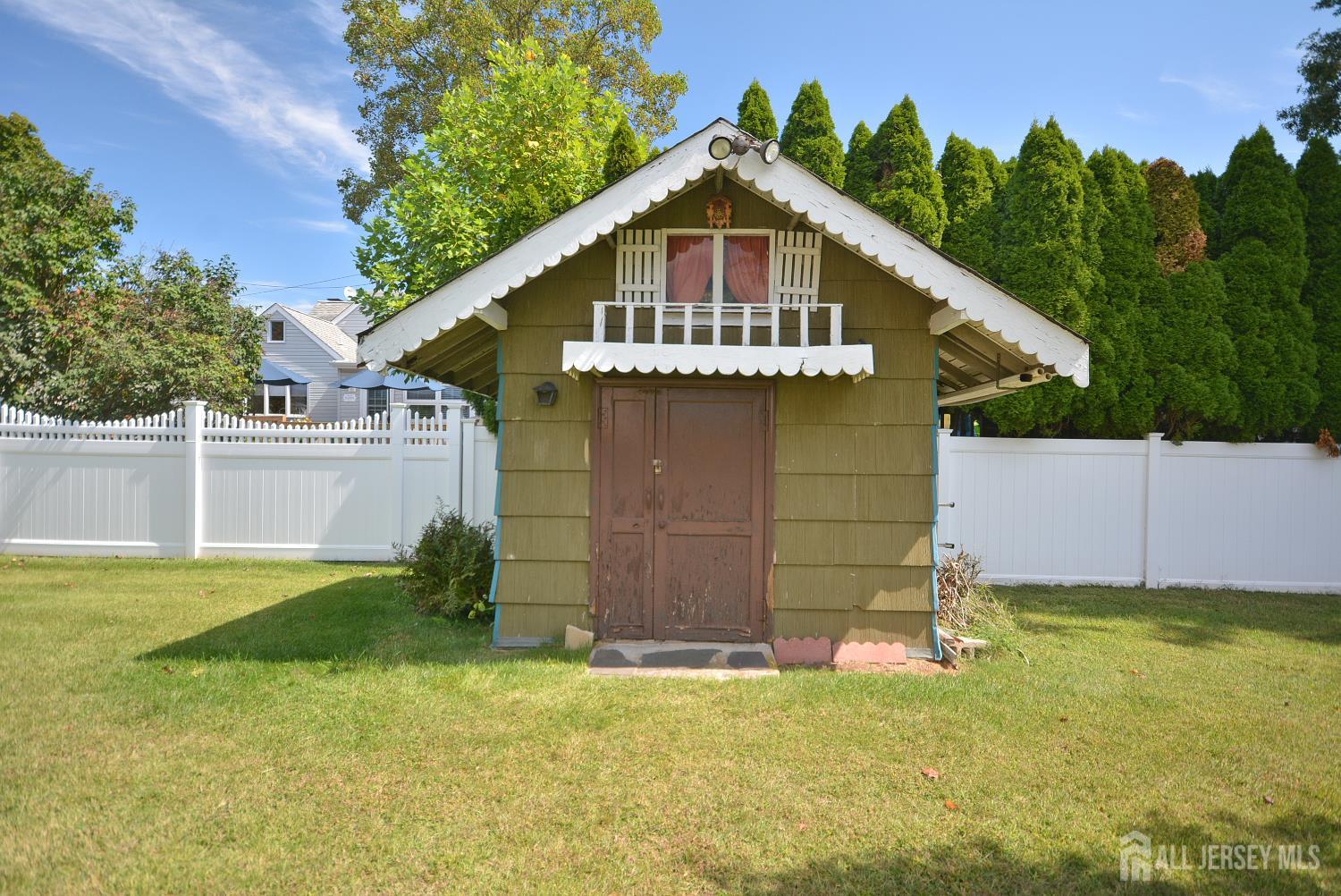9 Emma Place Middlesex, NJ 08846 - Photo 30 of 32 a view of a backyard of the house