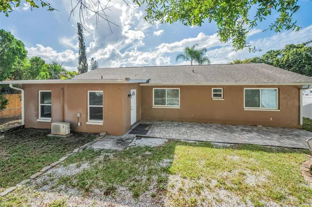 $449,900 | 2661 Knoll Street East, Palm Harbor, FL 34683