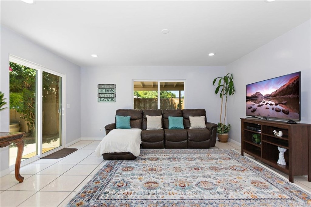 8220 Cornwall Avenue Rancho Cucamonga, CA 91739 - Photo 7 of 28 Gallery Image 7
