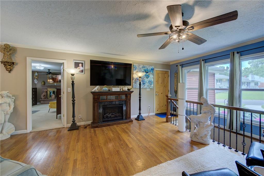 12108 Oak Ridge Road Independence, MO 64052 - Photo 3 of 51