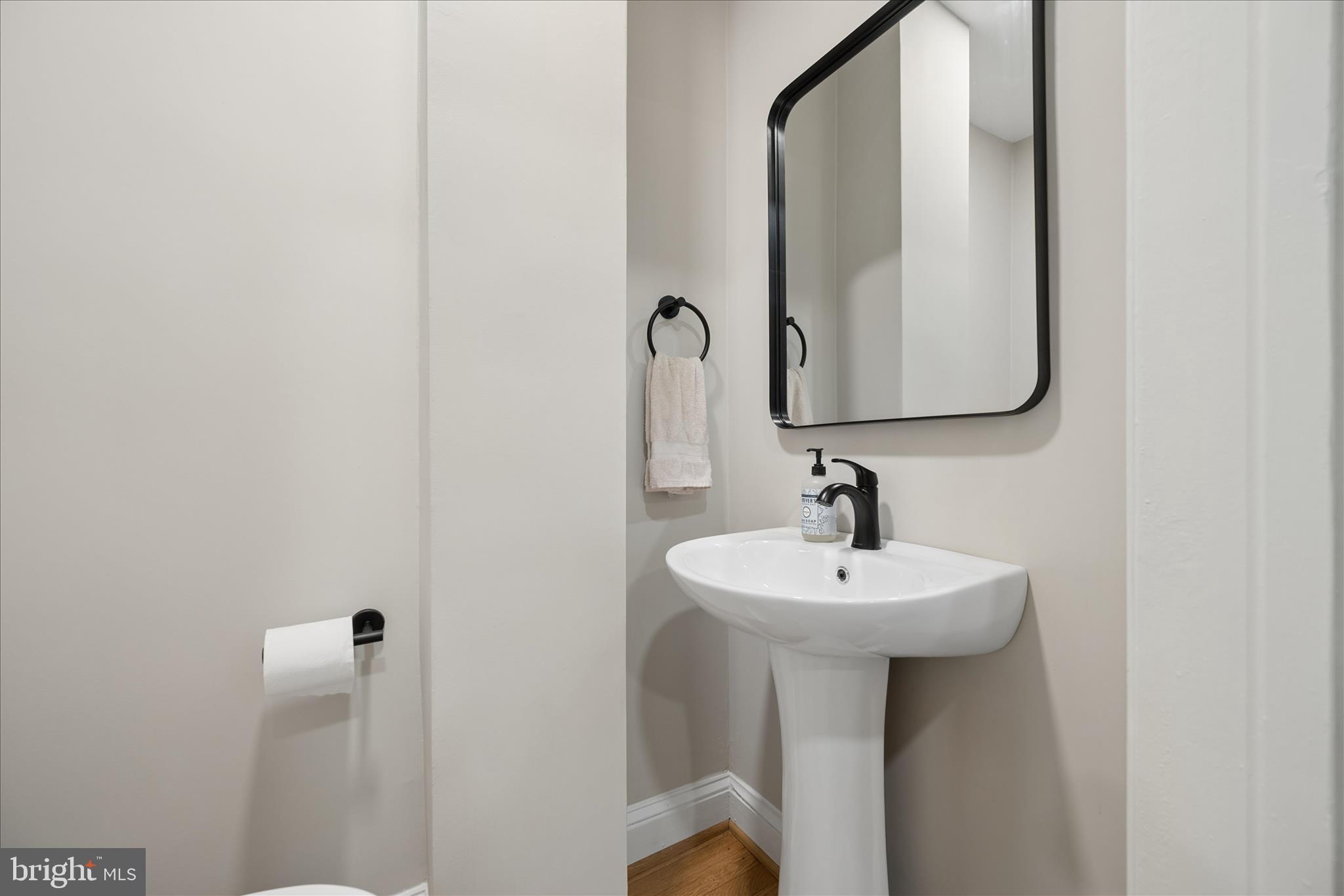 1515 Dennis Avenue Silver Spring, MD 20902 - Photo 8 of 65 Powder Room