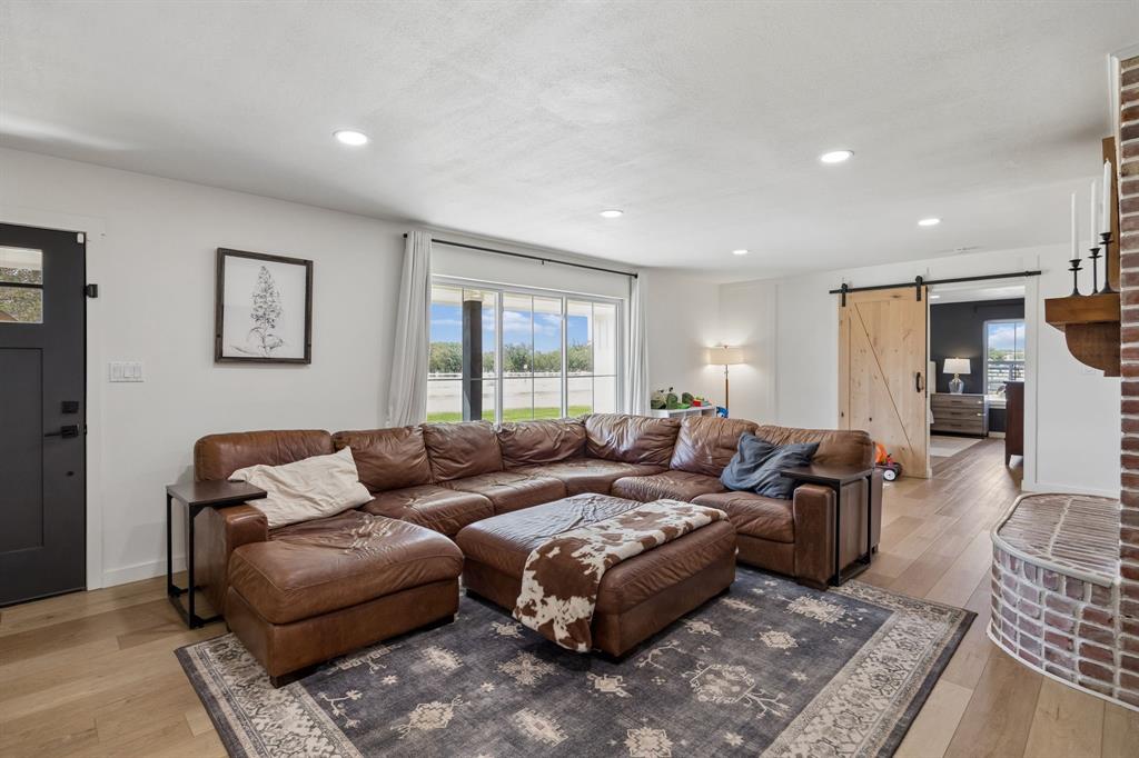 9400 Dickson Road Fort Worth, TX 76179 - Photo 7 of 40 Gallery Image 7