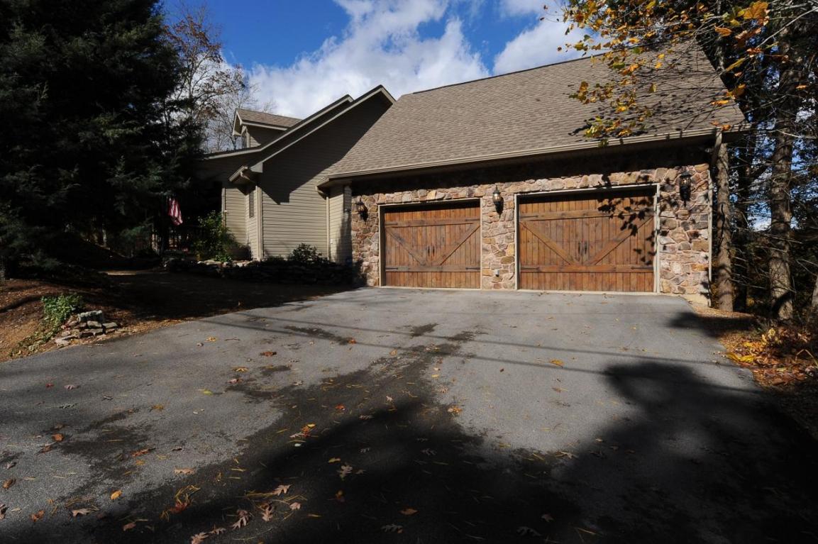 430 Laurel Road Townsend, TN 37882 - Photo 3 of 23 Two car garage