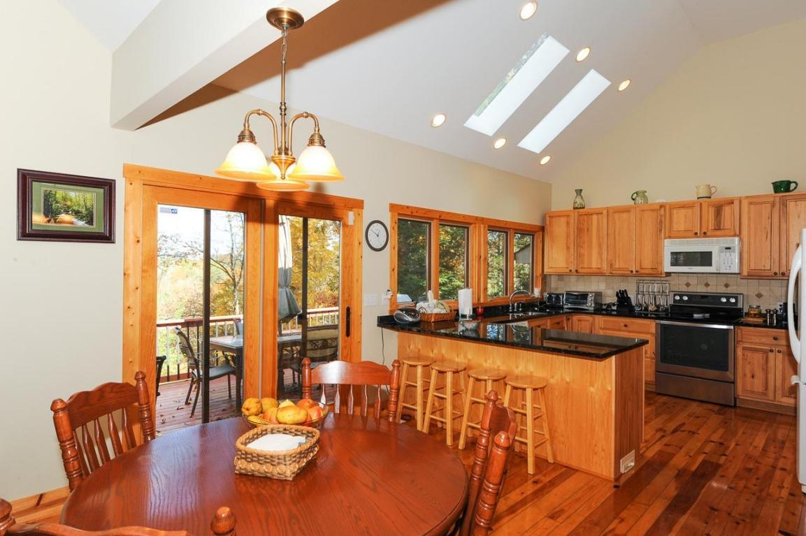 430 Laurel Road Townsend, TN 37882 - Photo 5 of 23 Kitchen eating area