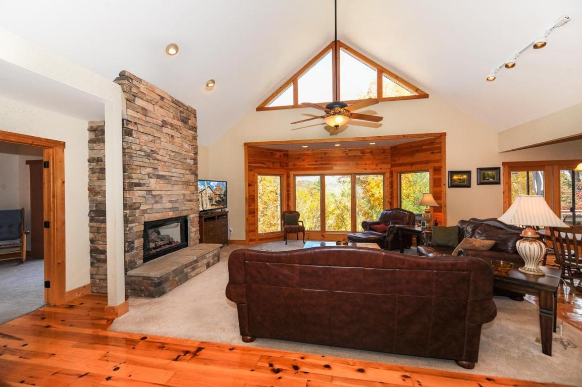430 Laurel Road Townsend, TN 37882 - Photo 8 of 23 Living Room