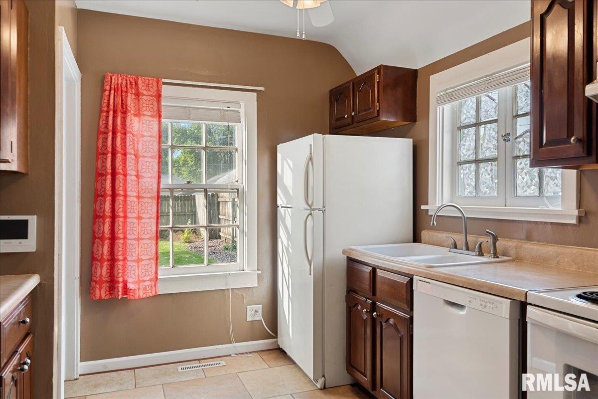 420 Broad Place Springfield, IL 62703 - Photo 19 of 44