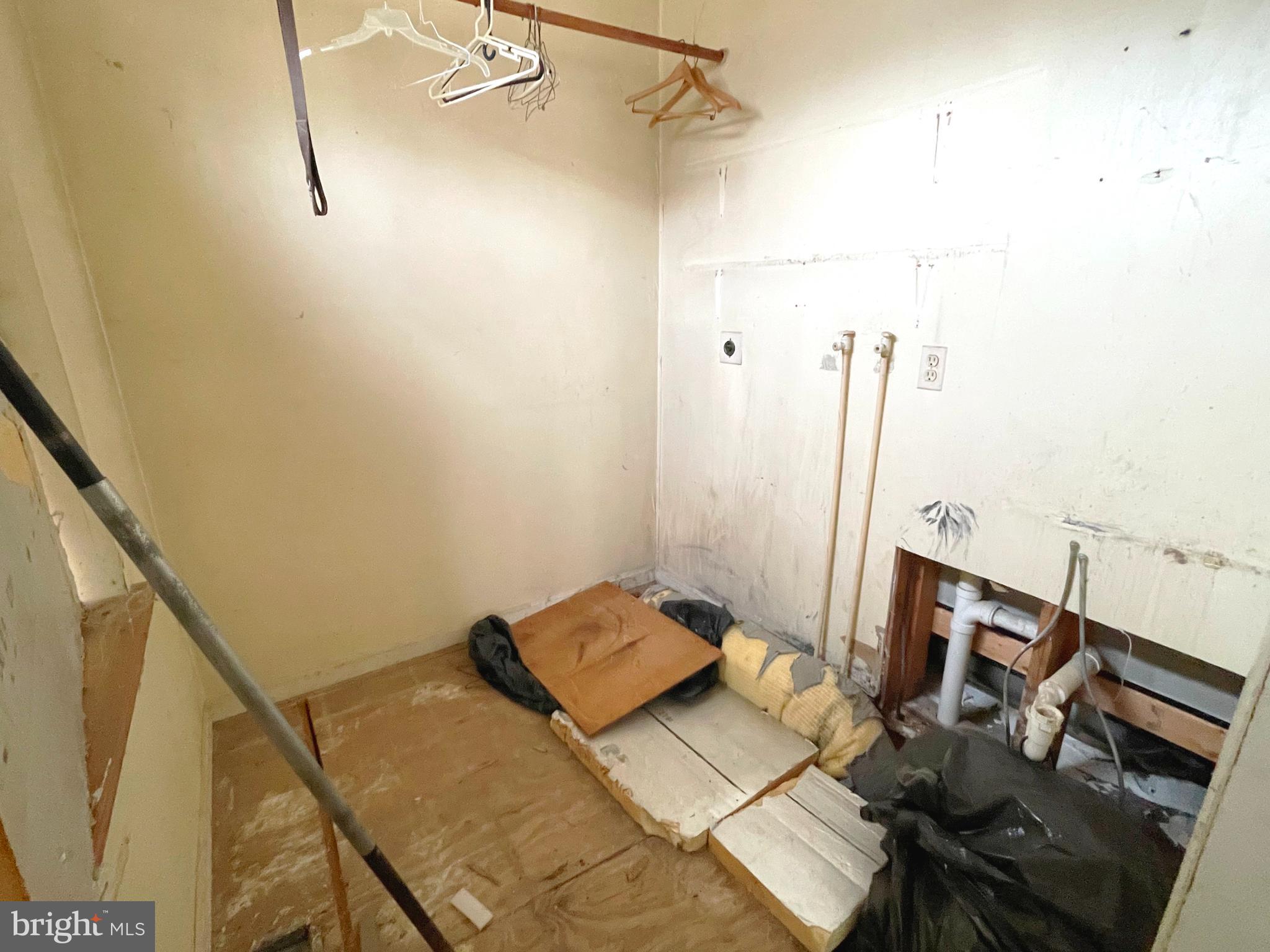 4555 Bicknell Road Marbury, MD 20658 - Photo 14 of 30 Main level laundry