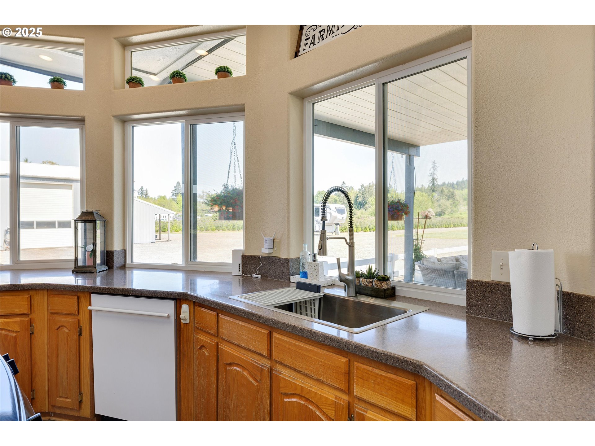 24932 South Blundell Road Canby, OR 97013 - Photo 12 of 45 Kitchen